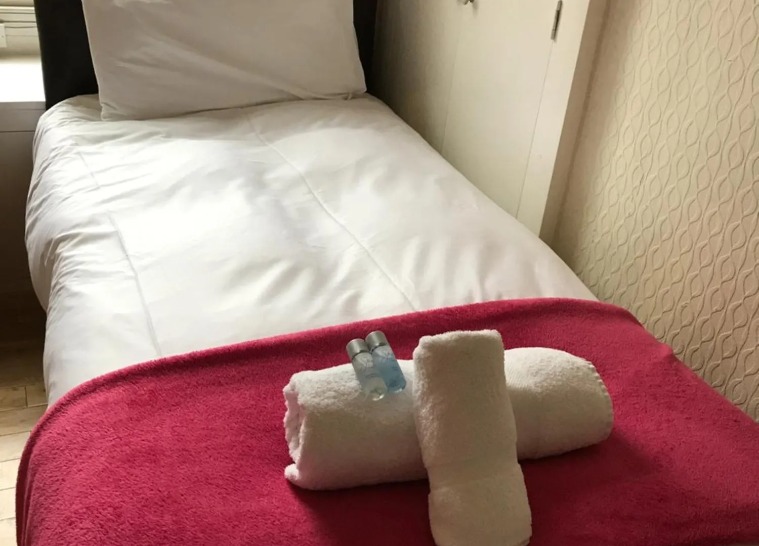 Private Double Bedroom Close To Edinburgh Uni
